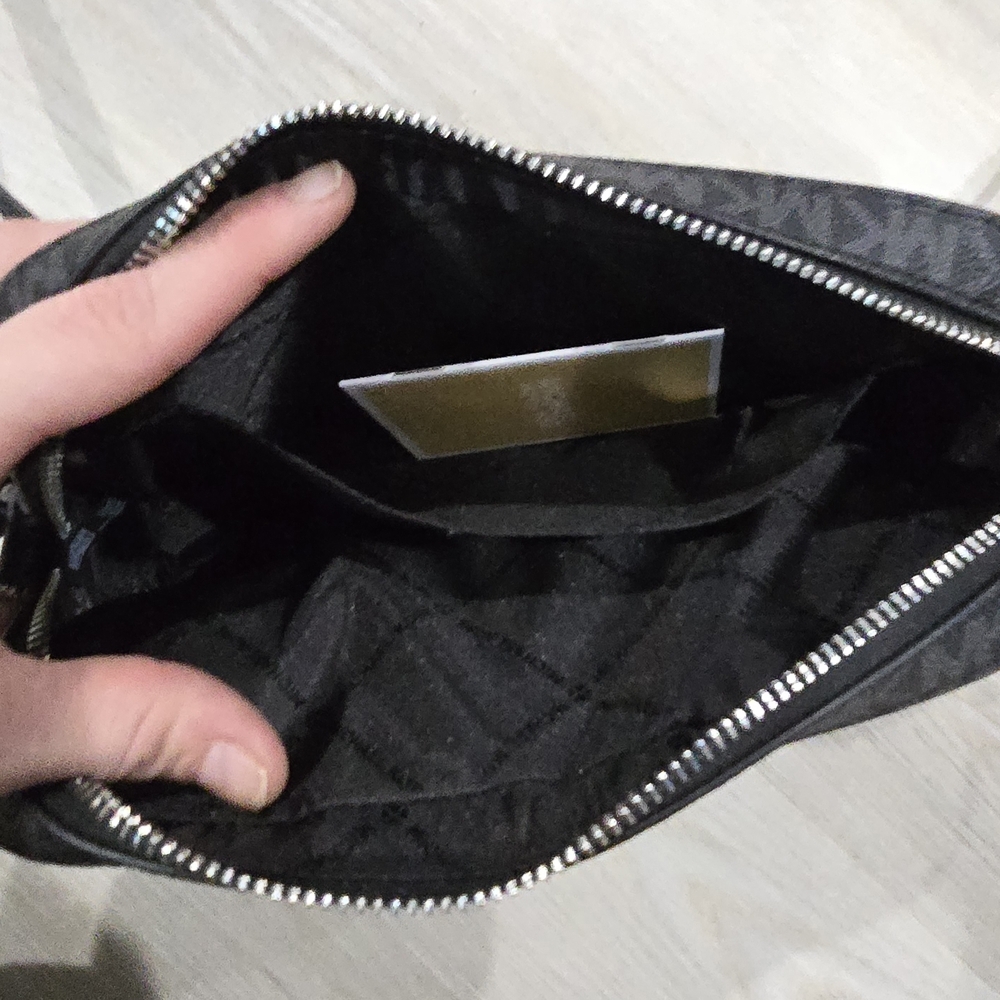 Michael Kors Jet Set Large Logo Crossbody Bag (Black) NWT - Picture 6 of 9